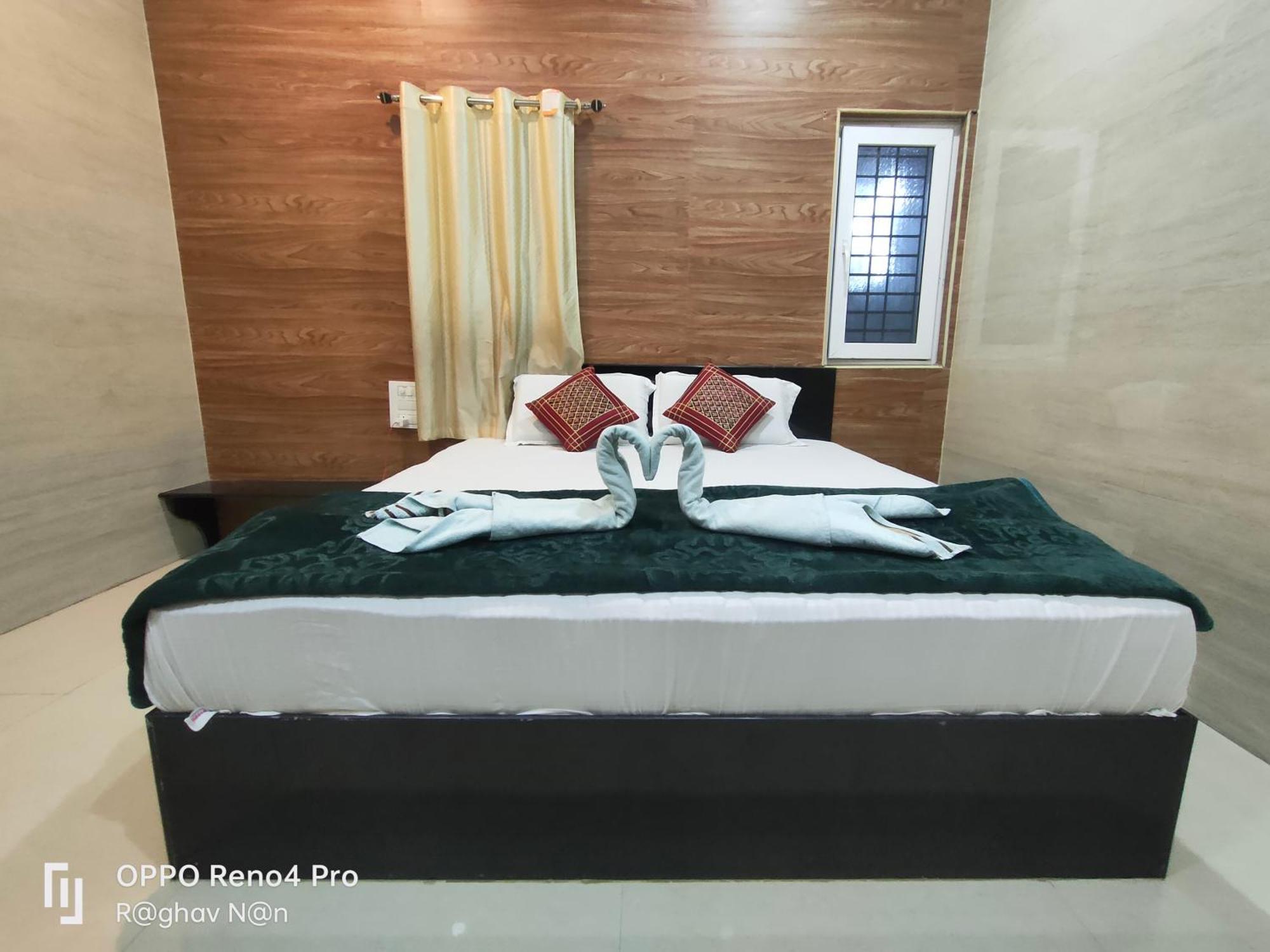 Mādhavaram Kamala Sadana Lodge מראה חיצוני תמונה